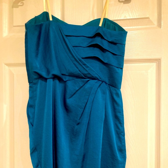 BCBG strapless mini cocktail dress with pockets. Size 8. New. - Picture 6 of 8